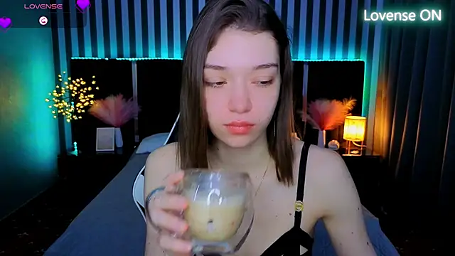 Snapshot of Cherry_Wipe chatting on 5, 5, 2026 Cherry Wipe online show from 5, 5, 2026