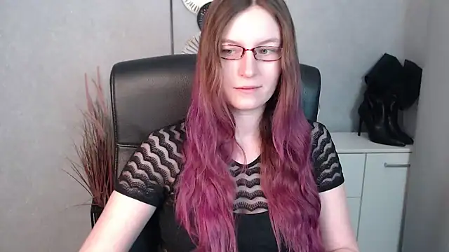emmaxDelight online show from 13, 2, 2025