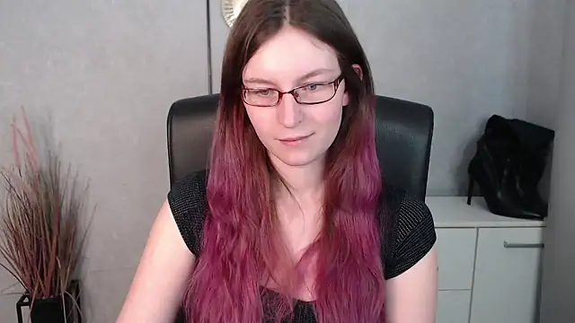 emmaxDelight online show from 14, 2, 2025