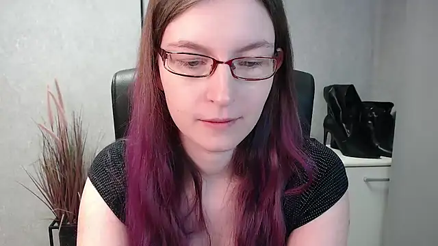 emmaxDelight online show from 18, 2, 2025