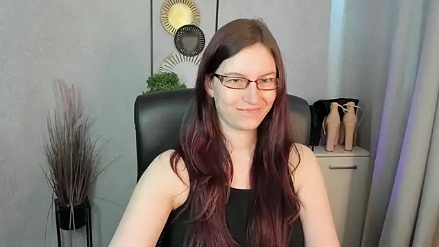emmaxDelight online show from 12, 6, 2026