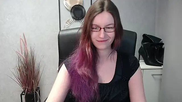 emmaxDelight online show from 18, 2, 2025