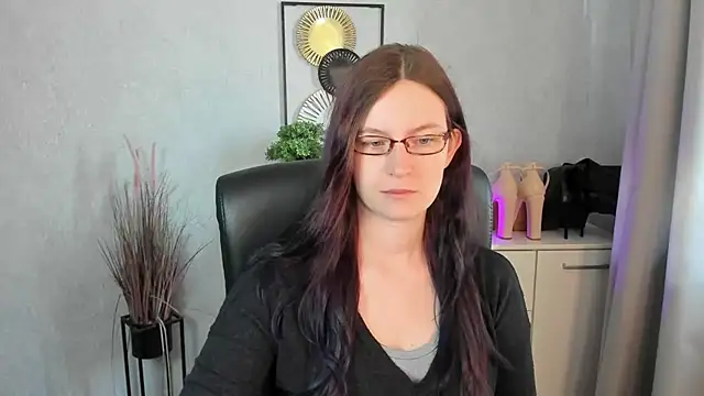 emmaxDelight online show from 15, 7, 2026