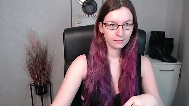 emmaxDelight online show from 26, 2, 2025