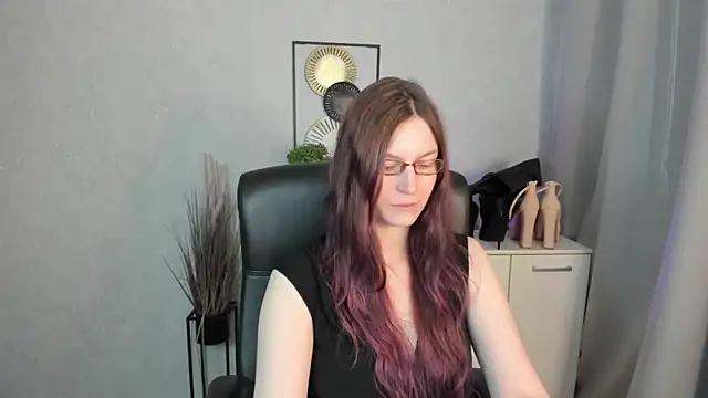 emmaxDelight online show from 9, 4, 2026