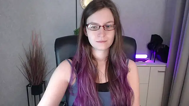 emmaxDelight online show from 27, 11, 2025