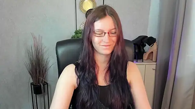 emmaxDelight online show from 13, 7, 2026