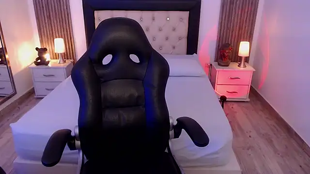 zoe jones13 online show from 16, 10, 2025