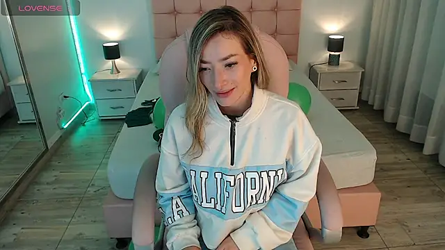 zoe jones13 online show from 18, 3, 2025
