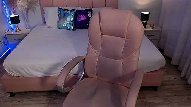 zoe jones13 online show from 10, 3, 2026