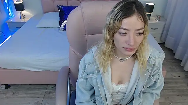 Snapshot of zoe_jones13 chatting on 30, 6, 2026 zoe jones13 online show from 30, 6, 2026