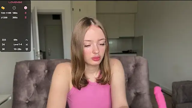 Nihanna kiss online show from 28, 9, 2025