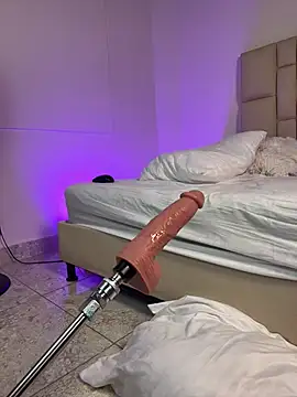 bella  honey online show from 10, 2, 2025