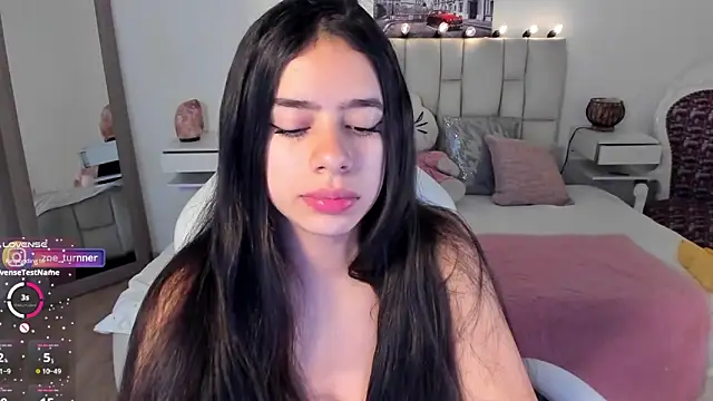 zoe turnner 18 online show from 13, 9, 2025