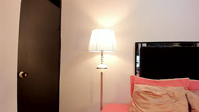 lilithTeen1  online show from 18, 2, 2026