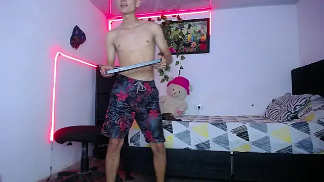 liamdaddystoy  online show from 7, 10, 2025