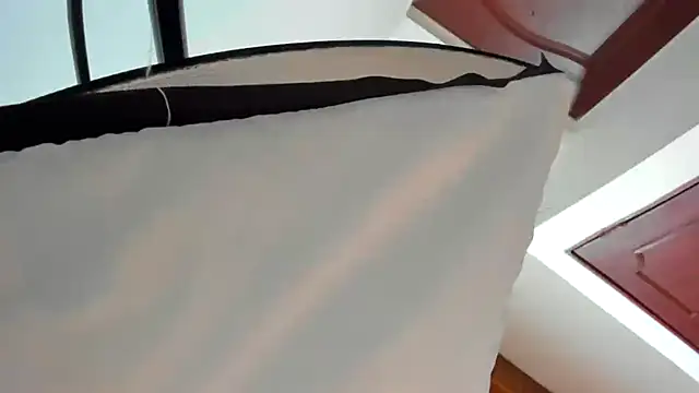 Chloe lauren online show from 15, 3, 2025