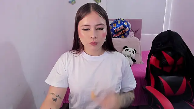 Snapshot of hotbbc_wife chatting on 15, 10, 2025 hotbbc wife online show from 15, 10, 2025