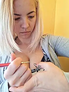 allinqueen online show from 17, 4, 2026