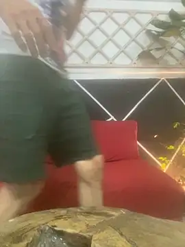 laye19 online show from 2, 11, 2025