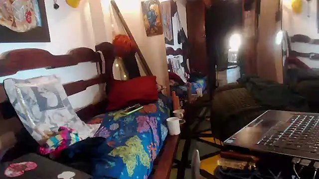 laye19 online show from 3, 12, 2025