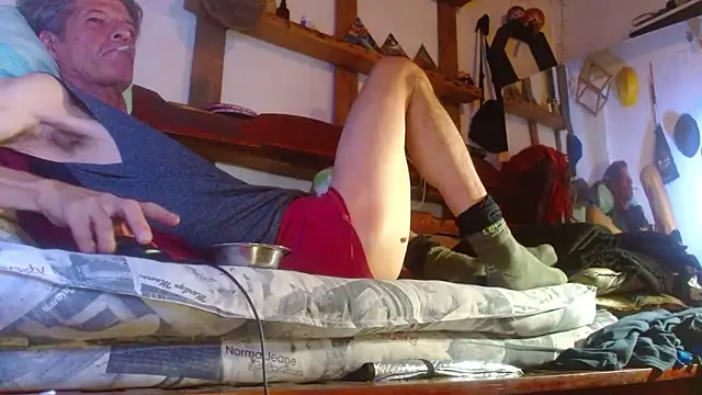 Snapshot of laye19 chatting on 20, 7, 2026 laye19 online show from 20, 7, 2026