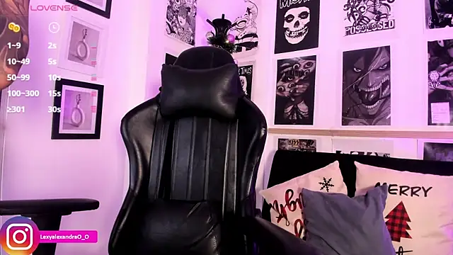 Snapshot of Lexyjoycce chatting on 17, 12, 2025 Lexyjoycce online show from 17, 12, 2025