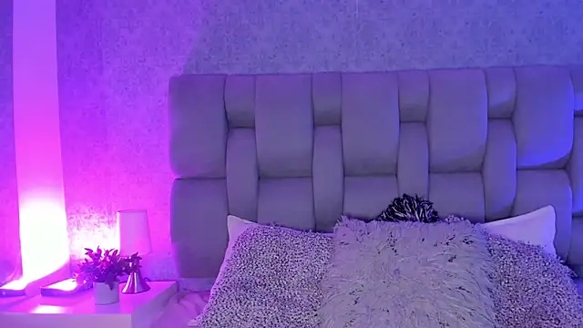 KarolRojas  online show from 10, 9, 2025