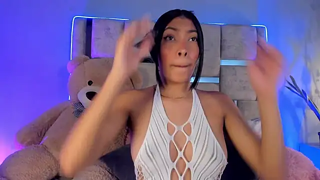 KarolRojas  online show from 2, 3, 2025