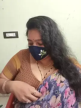 neelu-hoty online show from 5, 4, 2026