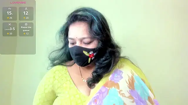 neelu-hoty online show from 5, 8, 2026