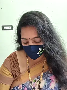 neelu-hoty online show from 8, 2, 2026