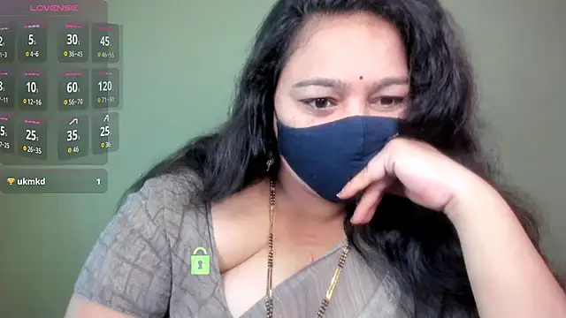 neelu-hoty online show from 10, 6, 2026