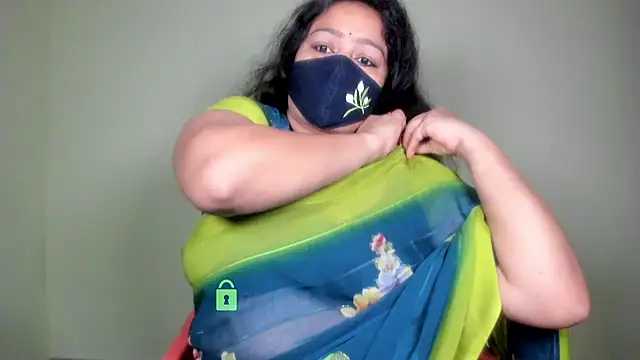 neelu-hoty online show from 11, 6, 2026