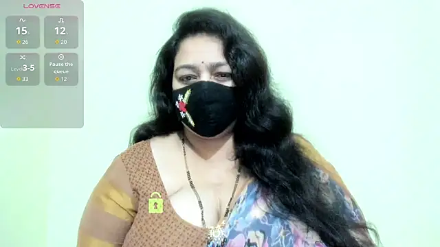 neelu-hoty online show from 23, 7, 2026