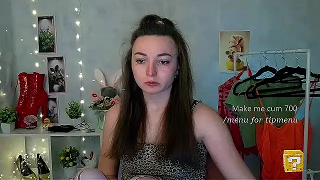  Barbie Kiss  online show from 15, 4, 2026