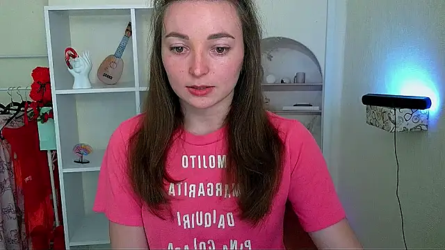  Barbie Kiss  online show from 15, 6, 2026
