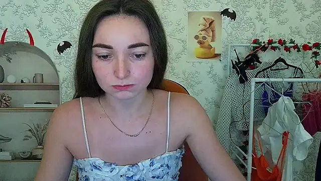  Barbie Kiss  online show from 1, 11, 2025