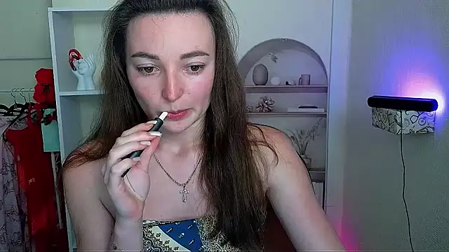  Barbie Kiss  online show from 17, 6, 2026