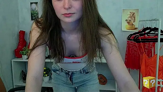 Snapshot of _Barbie_Kiss_ chatting on 5, 5, 2026 Barbie Kiss online show from 5, 5, 2026