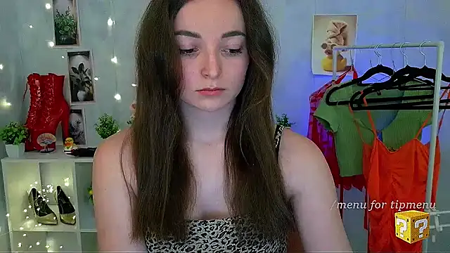  Barbie Kiss  online show from 16, 4, 2026