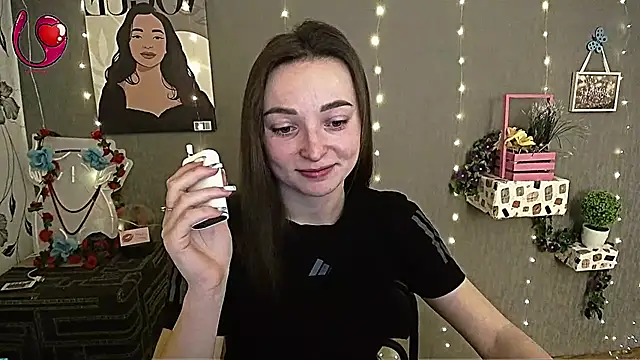  Barbie Kiss  online show from 3, 3, 2025