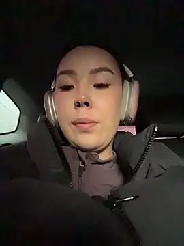 Asian Asami online show from 4, 4, 2026