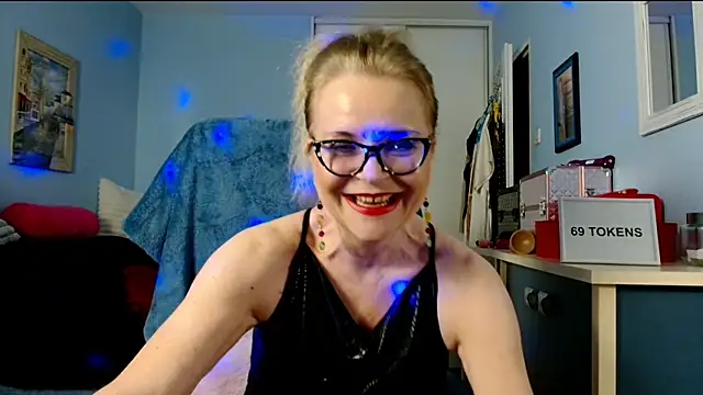 sexyjennyeu online show from 11, 3, 2026