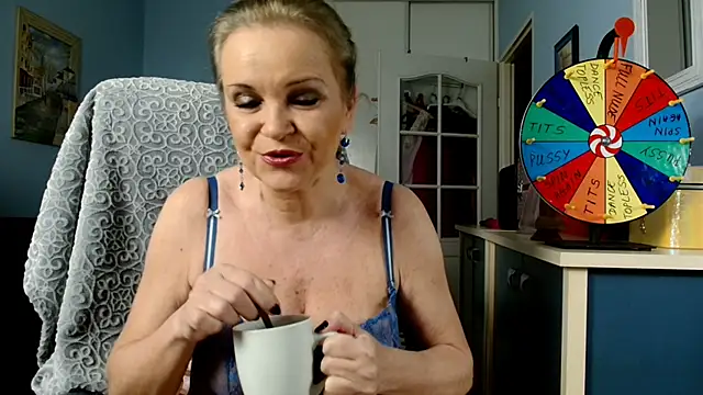 sexyjennyeu online show from 4, 1, 2025
