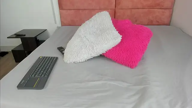 Hanna lens online show from 24, 10, 2025