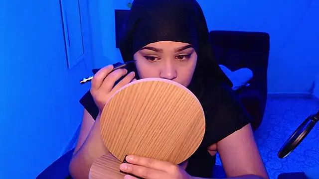 Snapshot of VenussTits97 chatting on 10, 11, 2025 VenussTits97 online show from 10, 11, 2025