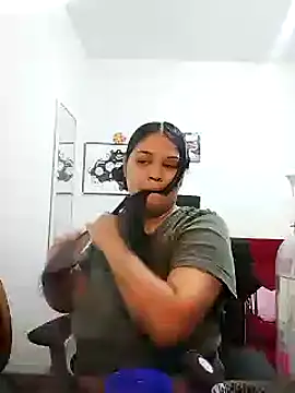 Snapshot of VenussTits97 chatting on 9, 11, 2025 VenussTits97 online show from 9, 11, 2025