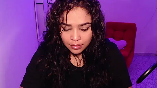 Snapshot of VenussTits97 chatting on 6, 11, 2025 VenussTits97 online show from 6, 11, 2025