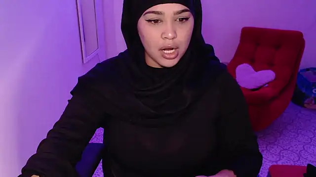 Snapshot of VenussTits97 chatting on 21, 11, 2025 VenussTits97 online show from 21, 11, 2025